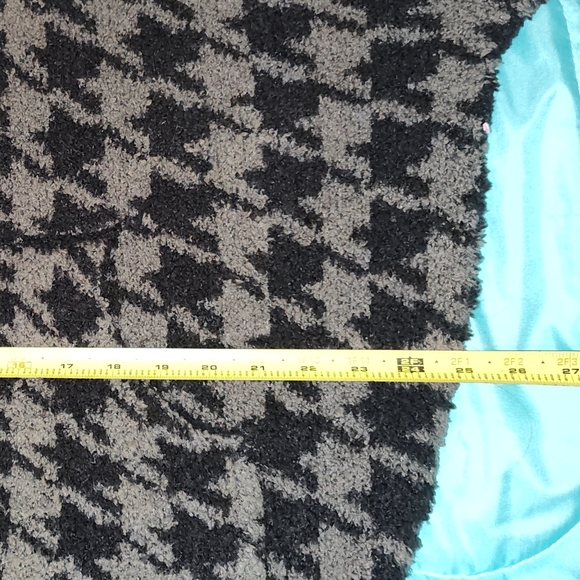 SKIMS Knit Hoodie - Picture 10 of 13